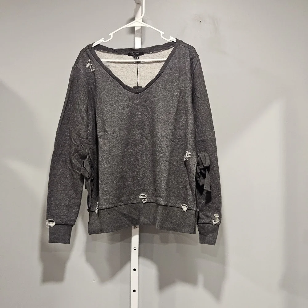 NWT Romeo & Juliet Couture Size M Distressed Sweatshirt Dk Gray Side Slit & Ties